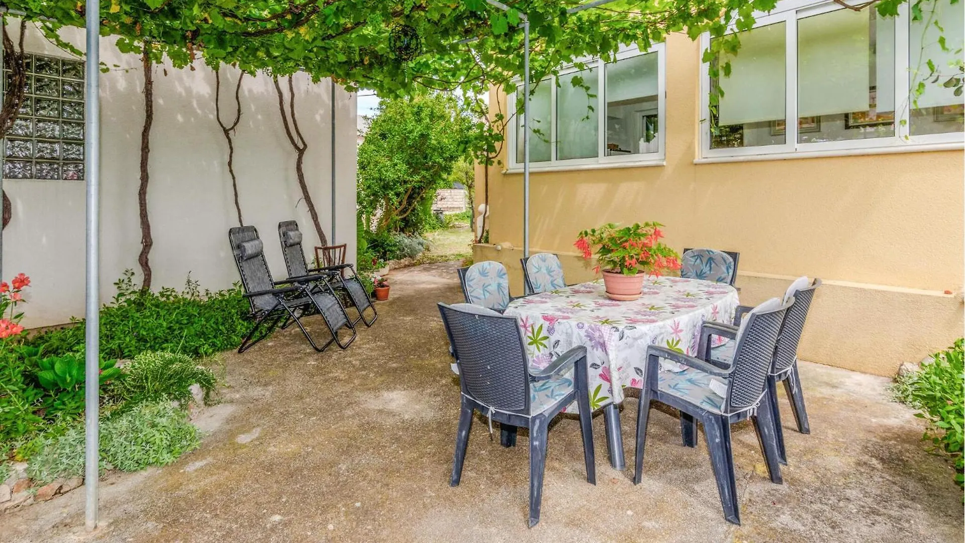Lovely Apartment In Privlaka With Kitchen